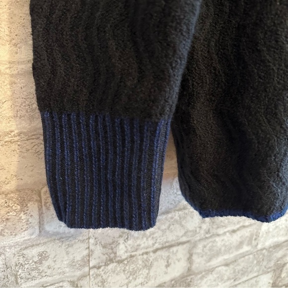 allbirds Black and Blue Crewneck Sweater - Picture 6 of 8